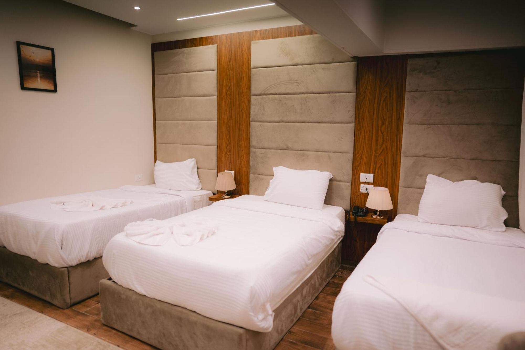Tuya Pyramids Inn Kafrat al Jabal Экстерьер фото
