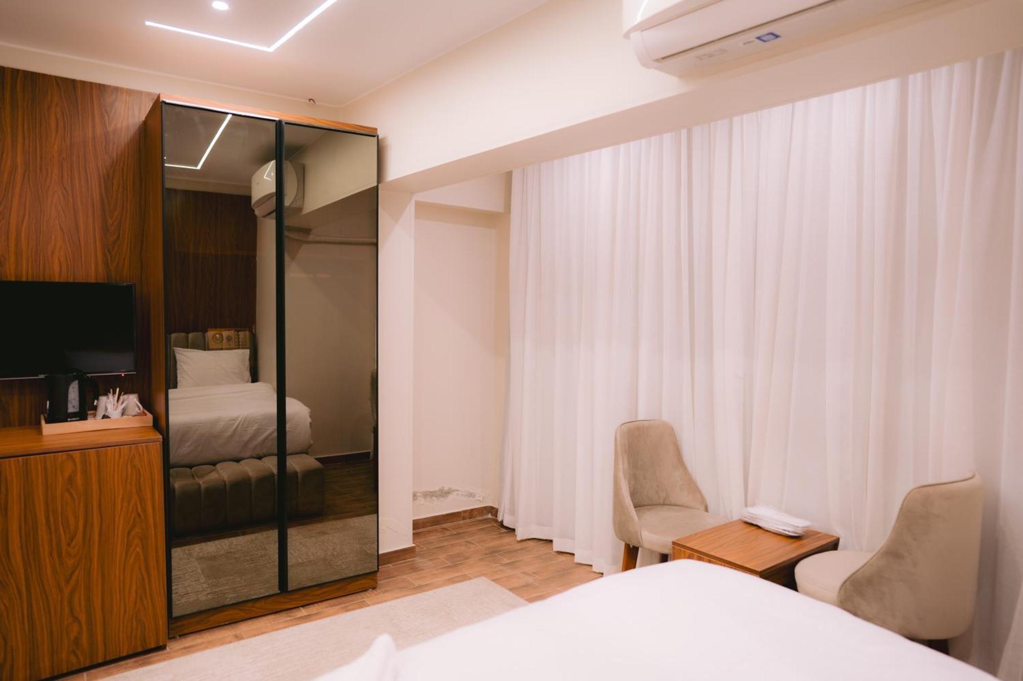 Tuya Pyramids Inn Kafrat al Jabal Экстерьер фото