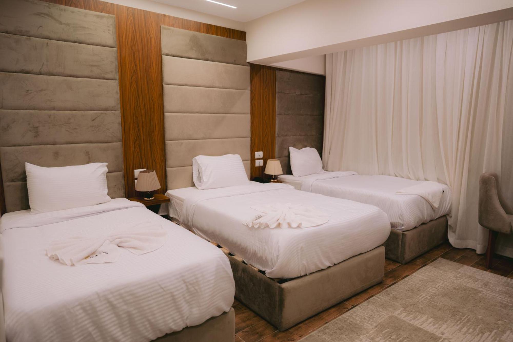 Tuya Pyramids Inn Kafrat al Jabal Экстерьер фото